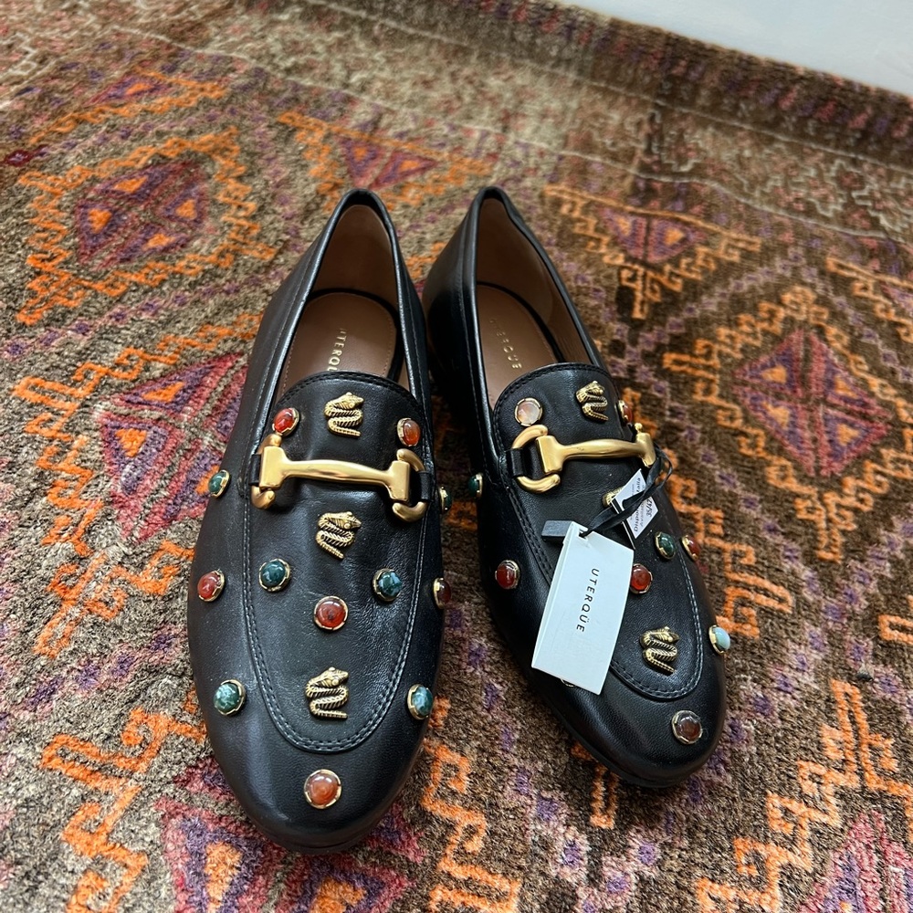 NWT UTERQUE BLACK LEATHER LOAFERS